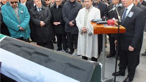 Gazi Akınal son yolculuğuna uğurlandı