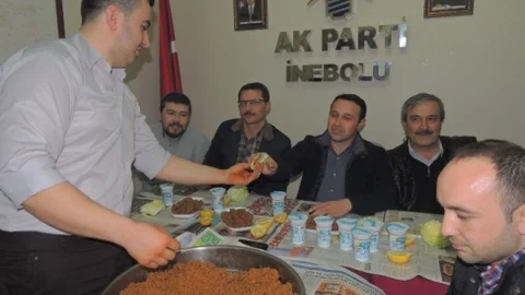 AK Parti Gençlik Kolları Çiğ Köfte Yoğurdu