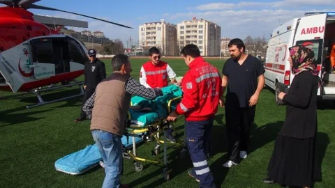 Ambulans Helikopter Genç Kız İçin Havalandı