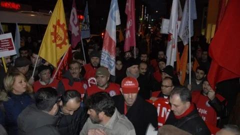 Metal İşçilerinin Grev Hakkının Alınmasına Tepki Eylemi