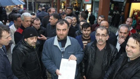 Çarşı Esnafından Kaldırım Teşhir Yasağına Tepki