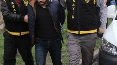 'kadına Şiddet' Cinayetine 4 Tutuklama