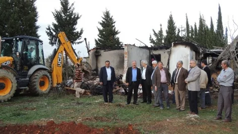 Evi Yanan Aileye Belediyeden Yardım Eli