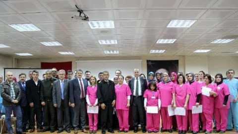 Yaşlı Ve Hasta Bakım Refakatçileri Sertifika Aldı