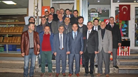 Başkan Adayı Fevzi Kılıç Kongre Davetiyelerini Kendi Dağıtıyor