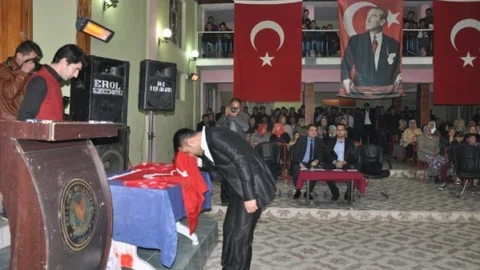 Selendi'de Asker Adaylarına Uğurlama Gecesi