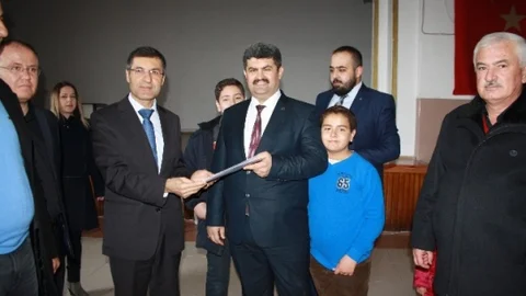 AK Parti İl Başkanı Bütüner Mazbatasını Aldı