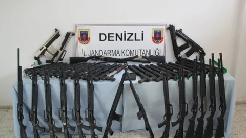 Denizli'de Silah Kaçakçılığına 4 Gözaltı