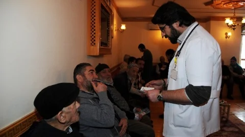Dede Torun Evi'nde İhtiyarlara Sağlık Hizmeti Sürüyor