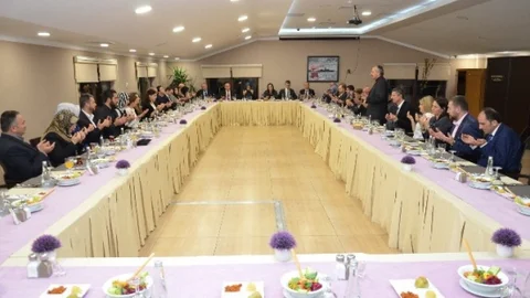 Düzce Belediyesi Meclisinden Aile Yemeği