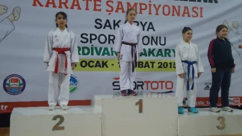 Adıyamanlı Bayan Karateciler Türkiye İkincisi Oldu