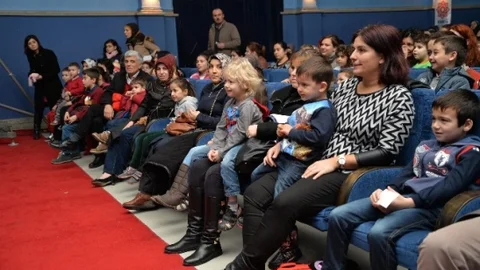 Çocukların Karagöz Keyfi