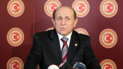 Burhan Kuzu “Türkiye'ye Yazık Oluyor”