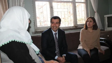 Hastane Yöneticisinden Evde Geçmiş Olsun Ziyareti