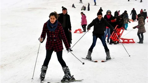 Muşlular, kayak merkezlerine akın etti