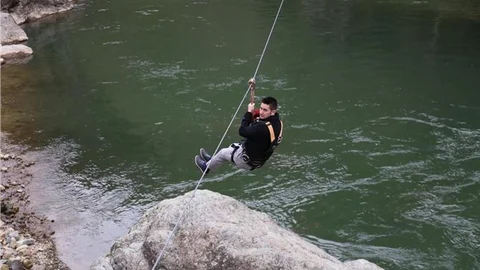 Gazetecilerin ''Zipline'' heyecanı