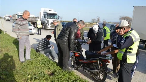 Orhangazi'de motosiklet, tıra çarptı 1 ölü