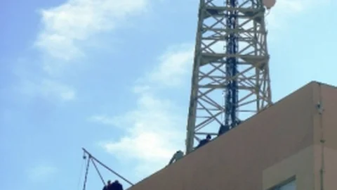 Telekom İl Müdürlüğü Binasının Çatısı Onarılıyor