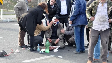 Akşehir'de Otomobille Traktör Çarpıştı 4 Yaralı