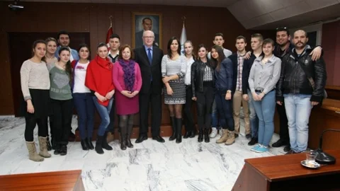 Bulgar Gençler Başkan Kurt'u Ziyaret Etti