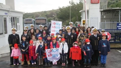 Deniz Kuvvetleri'nden Lösemili Çocuklara Moral Gezisi