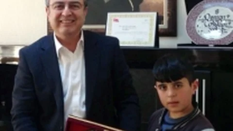 Sivas Filminin Ödüllü Oyuncusu Doğan İzci Yeni Çeltek Kömür İşletmeleri Genel Müdürü Coşkun'u Ziyaret Etti