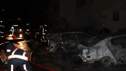 Üsküdar'da Şizofren Hastası Şahıs 9 Aracı Kundakladı