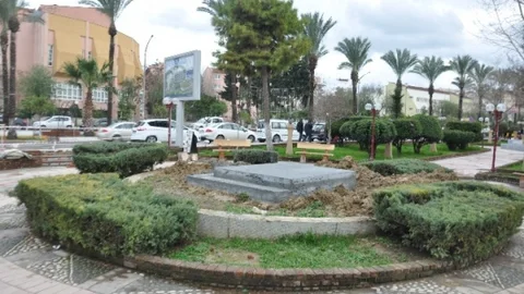 Kuşadası'na Mahmut Esat Bozkurt Heykeli