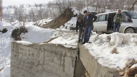 Bir Yıllık Menfez Hasar Gördü