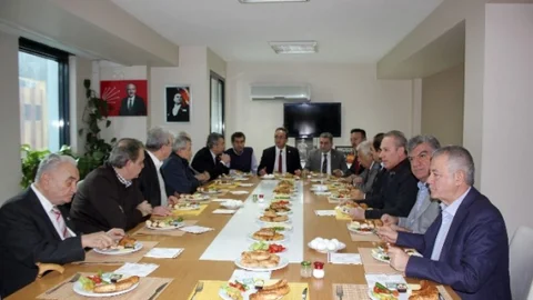 CHP Genel Başkan Yardımcısı Tezcan Eski İl Başkanlarıyla Bir Araya Geldi