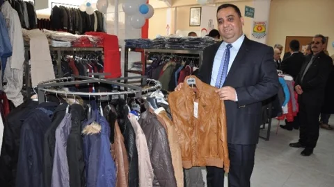 Tarsus'ta ''Sosyal Market'' Açıldı