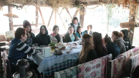 Yurt Öğrencilerine Kahvaltı Morali