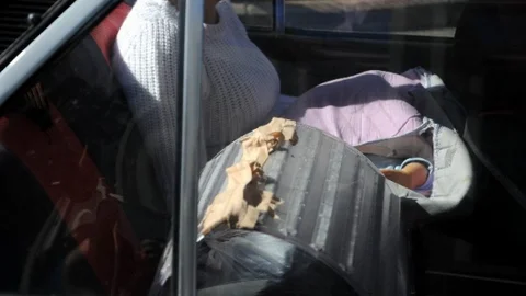 Mavi Işık Hastası Bebeğe Devlet Eli Uzandı