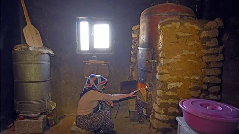 Tandırlardaki ölüm riskini su deposundan fırın yaparak çözdü
