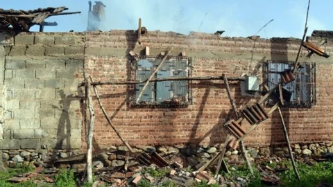 Yatalak Kadın Yangından Son Anda Kurtarıldı