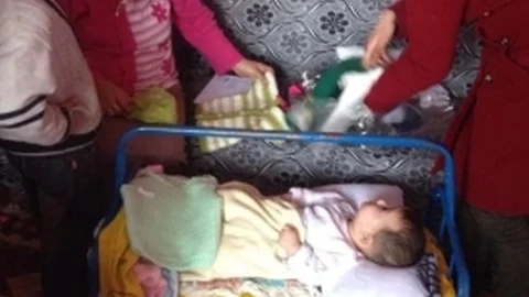 Batman'da Yeni Doğan Bebeklere 'sevgi Battaniyesi' Hediye Edildi