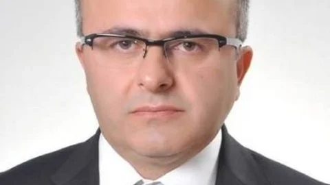 İlk Milletvekilliği İstifası Öğretim Üyesi Dr. Gündoğdu'dan Geldi