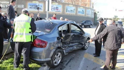Samsun'da Trafik Kazası 5 Yaralı