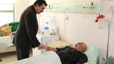 Başkan Kale'den Hastane Ziyareti