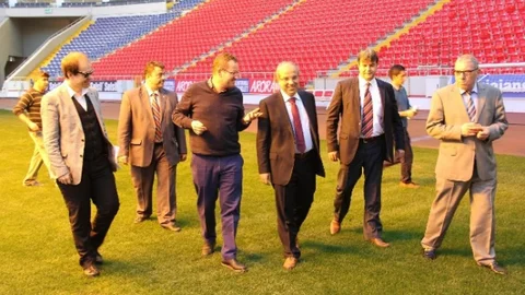 Spor Genel Müdür Yardımcıları Mersin Stadyumu'nu İnceledi