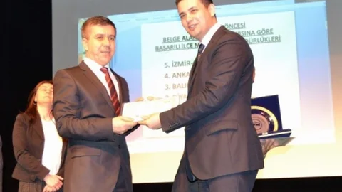 Edremit Halk Eğitimi Merkezi Türkiye Üçüncüsü Oldu