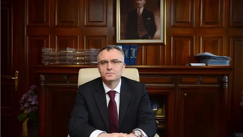 Maliye Bakanlığı Müsteşarı Ağbal'dan adaylık istifası