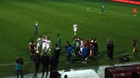 Josue Oyundan Alınmasına Tepki Gösterdi