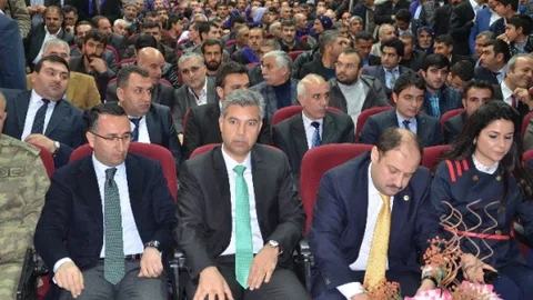 Siverek'te “Yeni Türkiye Geleceğini Tartışıyor” Konferansı