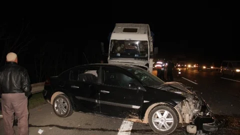 Tem Otoyolu'nda Zincirleme Kaza 3 Yaralı