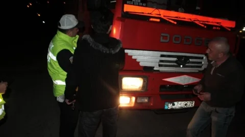 İki Sürücü Arasında Ayna Tartışması Sinirleri Gerdi