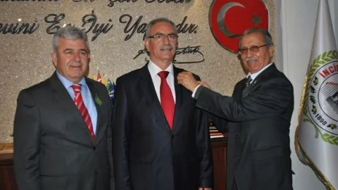 Aydın TEMA'dan Başkan Kale'ye Rozet Ve Teşekkür