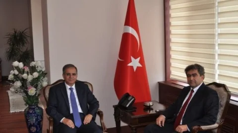 Prof.dr. İskender Akkurt'tan Vali Süleyman Tapsız'a Ziyaret