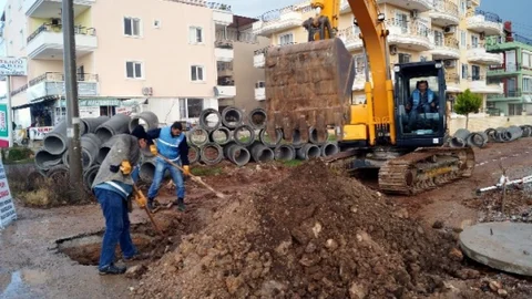 Didim'de Yağmur Suyu Hattı Yenileniyor