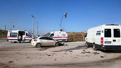 Eskişehir'de Trafik Kazası 3 Yaralı